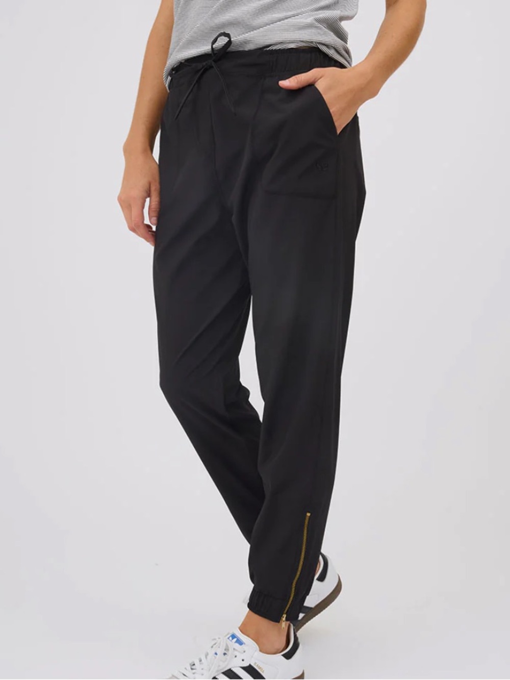 Albion Jetsetter Joggers Size Medium